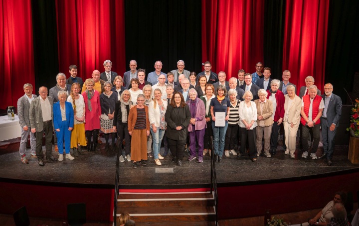 Rheinisch-Bergischer Kreis würdigt Ehrenamtliche mit der Ehrennadel in Gold